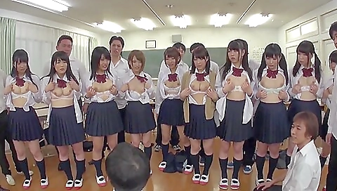 Mas beated by a young girls