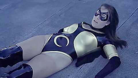 Showenoni jo monroe and a slut in whippedass video